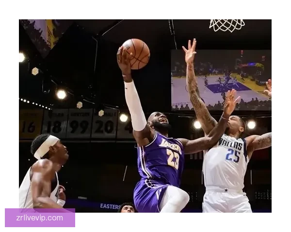 詹姆斯转型内幕：与雷迪克深谈坦然接受球权调整